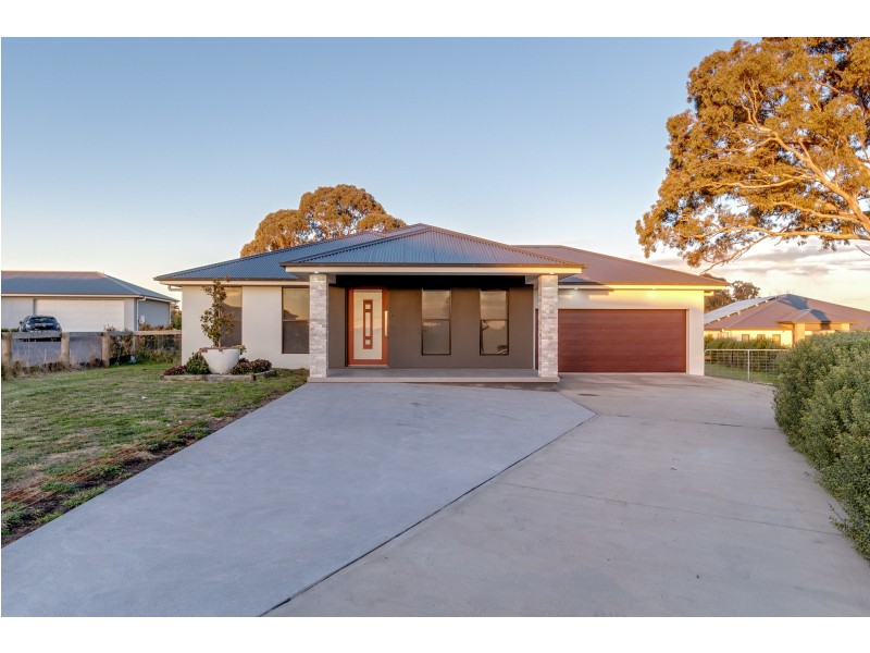 7 Little Close, Goulburn NSW 2580