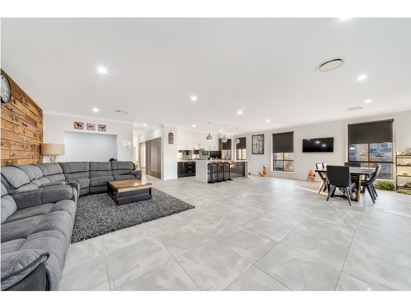 7 Little Close, Goulburn NSW 2580