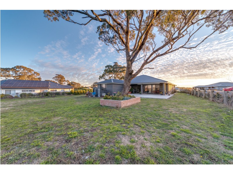 7 Little Close, Goulburn NSW 2580