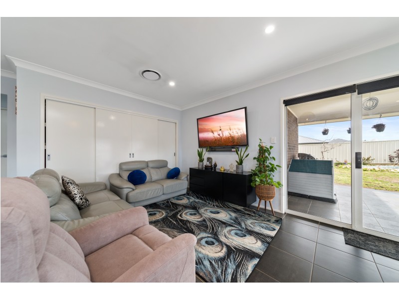 6 Voyager Ave, Goulburn NSW 2580