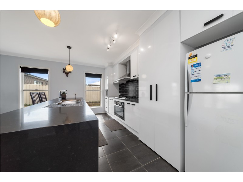 6 Voyager Ave, Goulburn NSW 2580