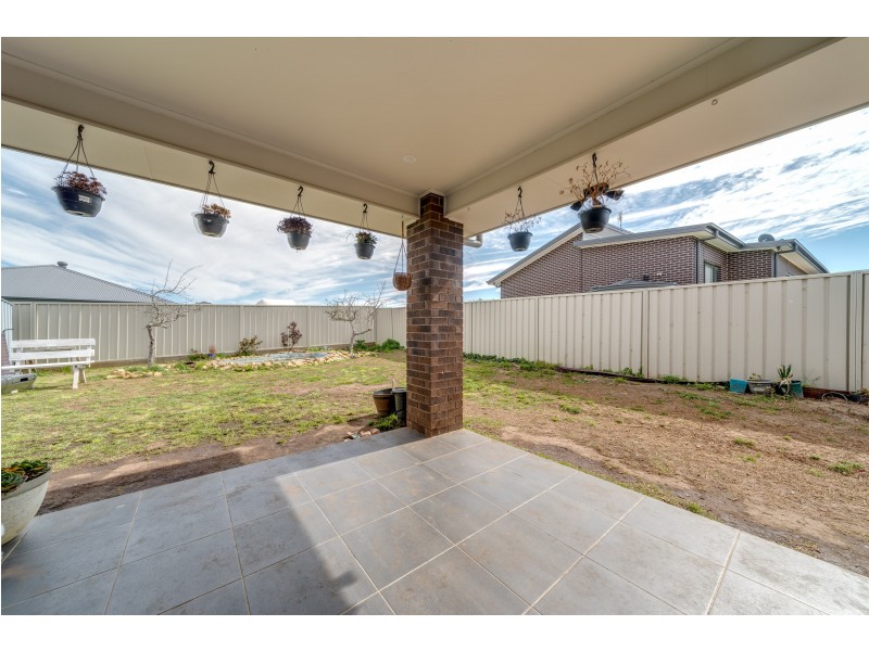 6 Voyager Ave, Goulburn NSW 2580