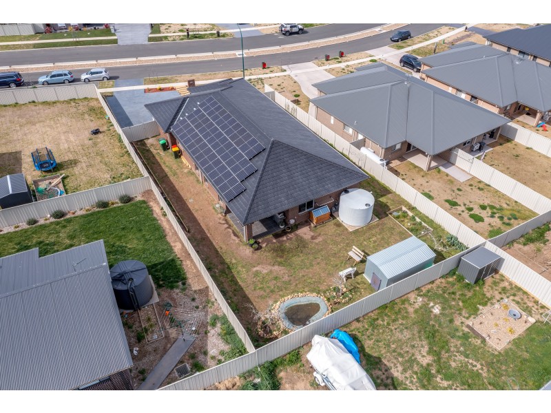 6 Voyager Ave, Goulburn NSW 2580