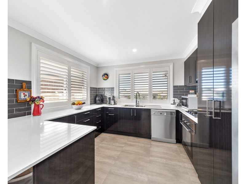 1/5 Lucas Cl, Goulburn NSW 2580