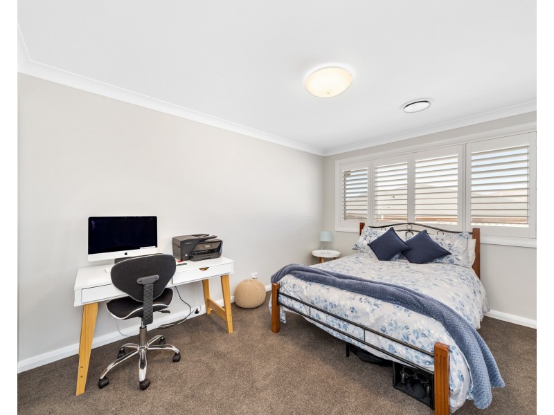 1/5 Lucas Cl, Goulburn NSW 2580