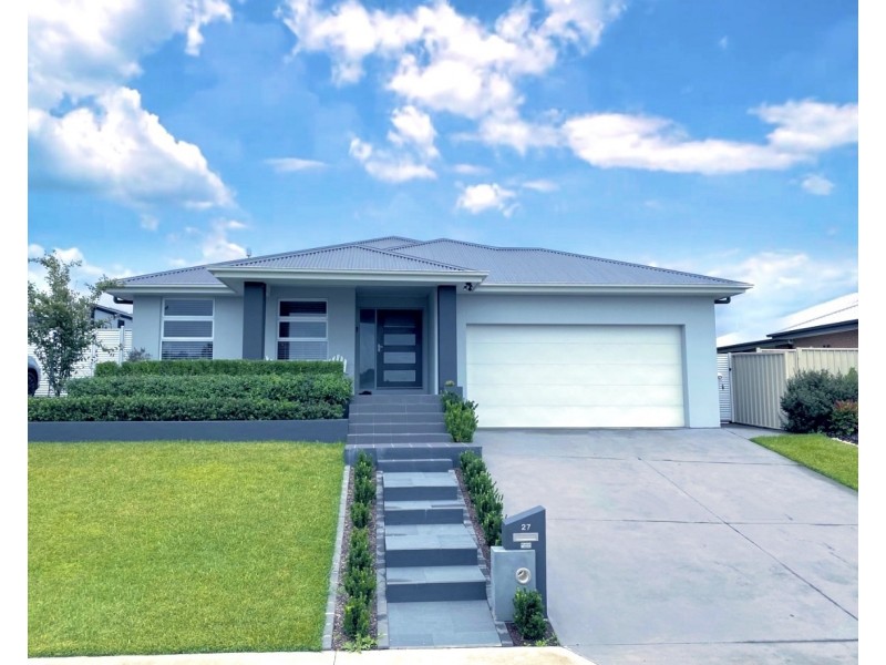 27 Swan Loop, Goulburn NSW 2580