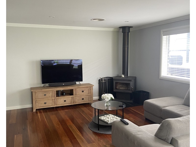 27 Swan Loop, Goulburn NSW 2580