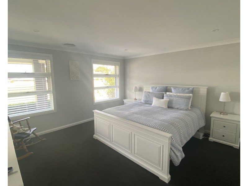 27 Swan Loop, Goulburn NSW 2580