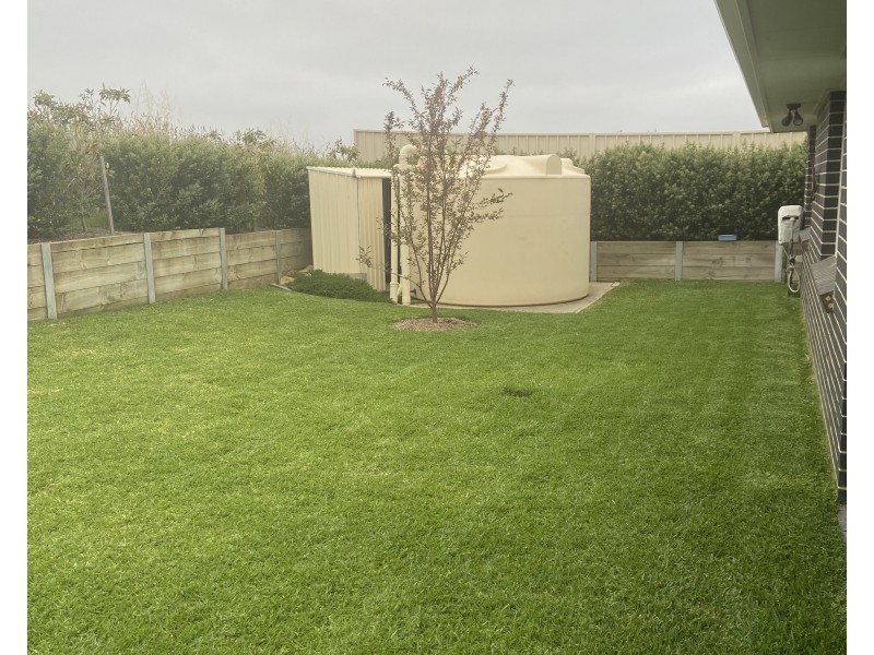 27 Swan Loop, Goulburn NSW 2580