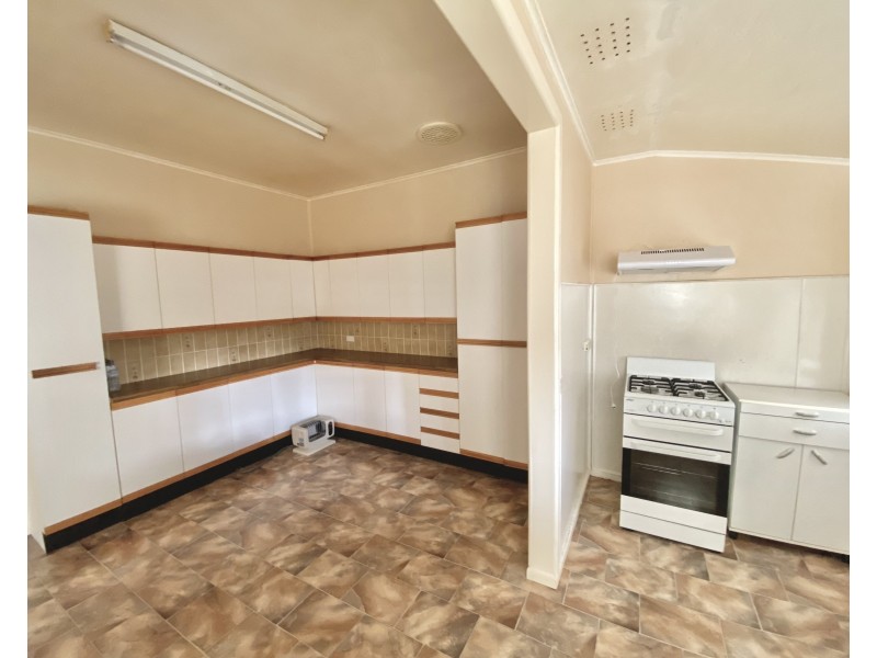 60 Queen St, Goulburn NSW 2580