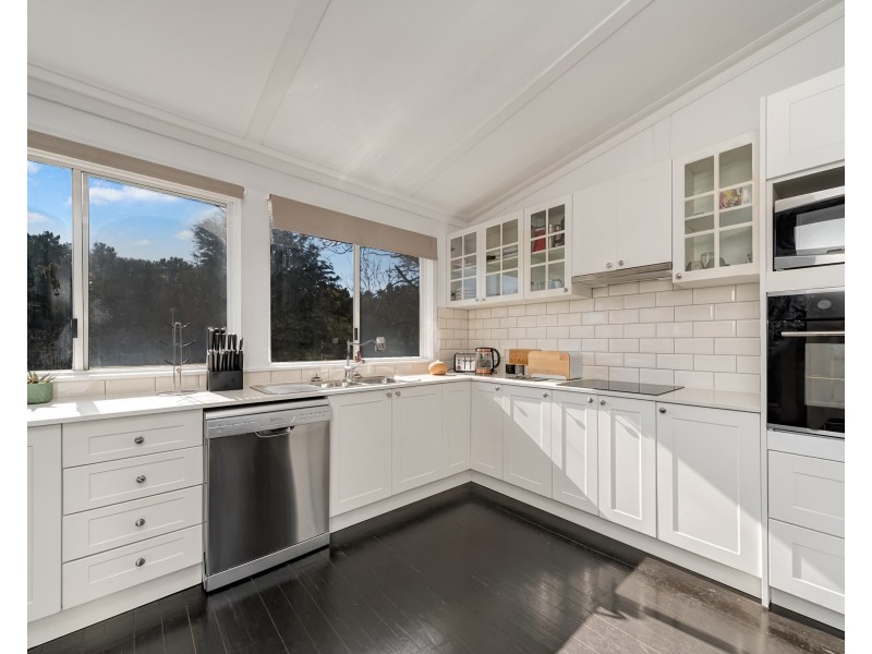 107 Queen St, Binda NSW 2583