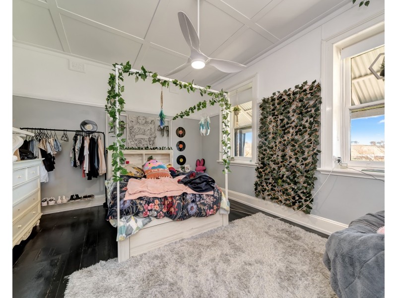 107 Queen St, Binda NSW 2583