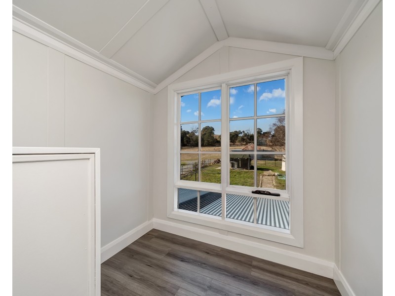 107 Queen St, Binda NSW 2583