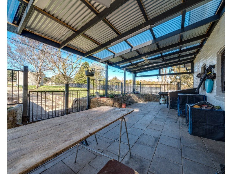 107 Queen St, Binda NSW 2583