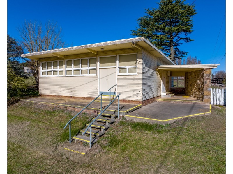 107 Queen St, Binda NSW 2583