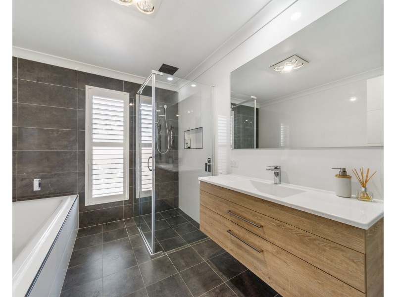 13 Bigwood Pl, Goulburn NSW 2580