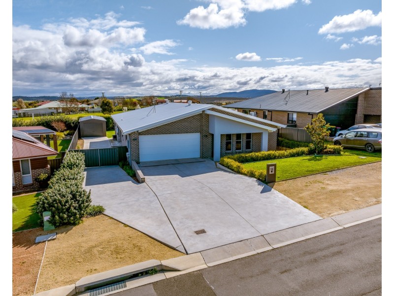 13 Bigwood Pl, Goulburn NSW 2580