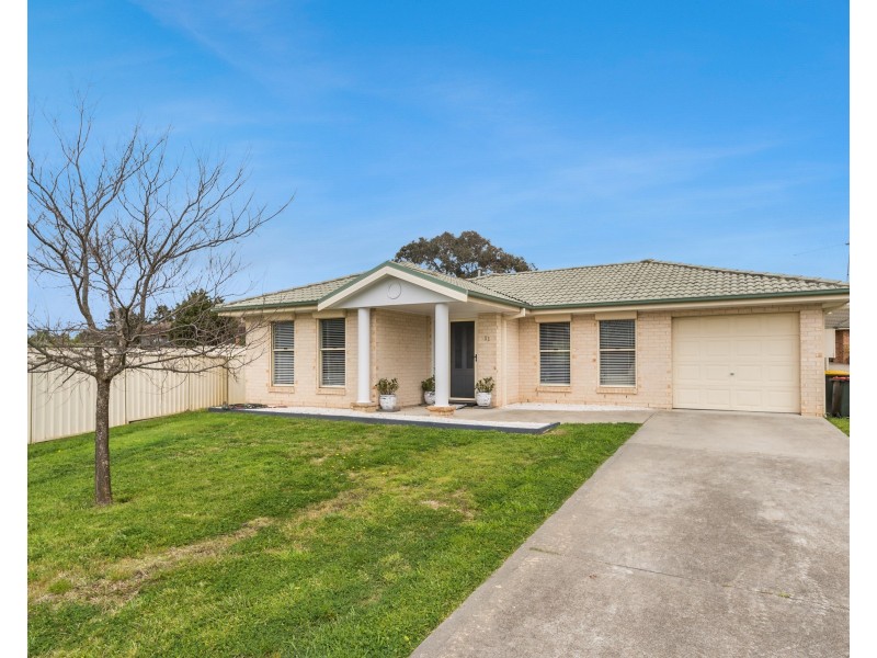 11 Willow Grove Pl, Goulburn NSW 2580
