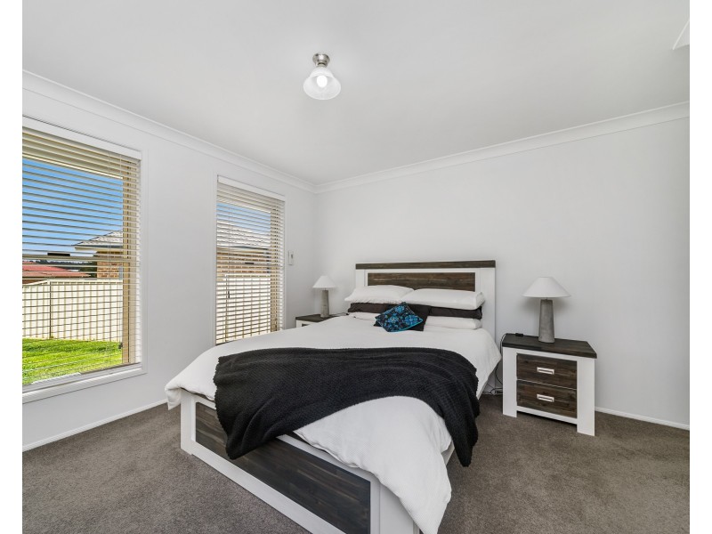 11 Willow Grove Pl, Goulburn NSW 2580