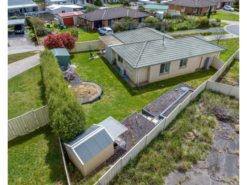 11 Willow Grove Pl, Goulburn NSW 2580