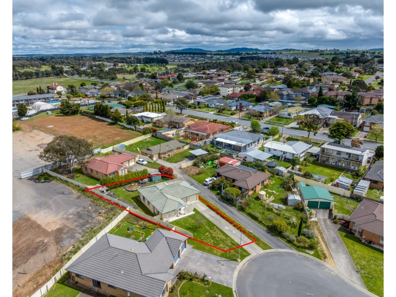 11 Willow Grove Pl, Goulburn NSW 2580