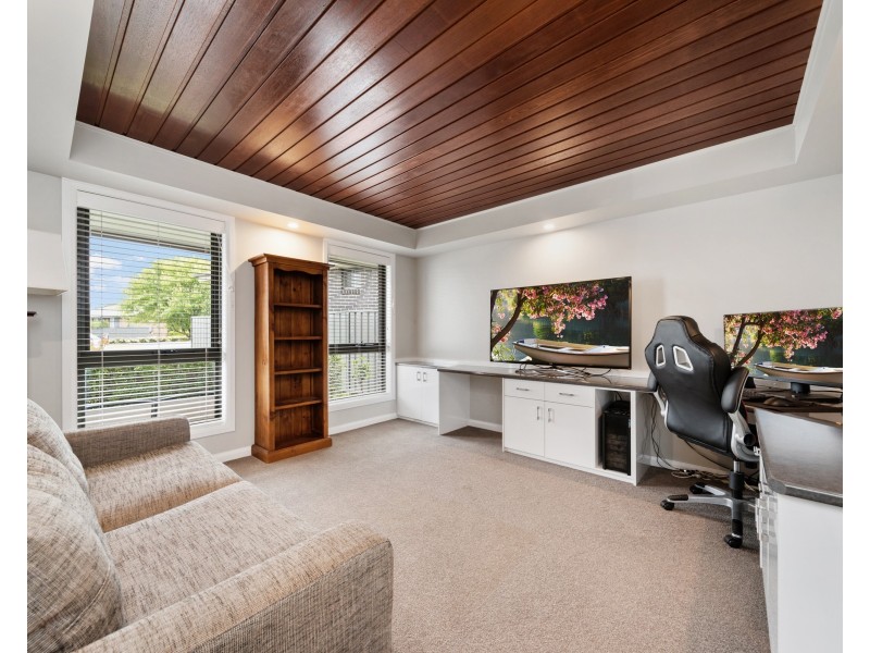 77 Mewburn Dr, Goulburn NSW 2580