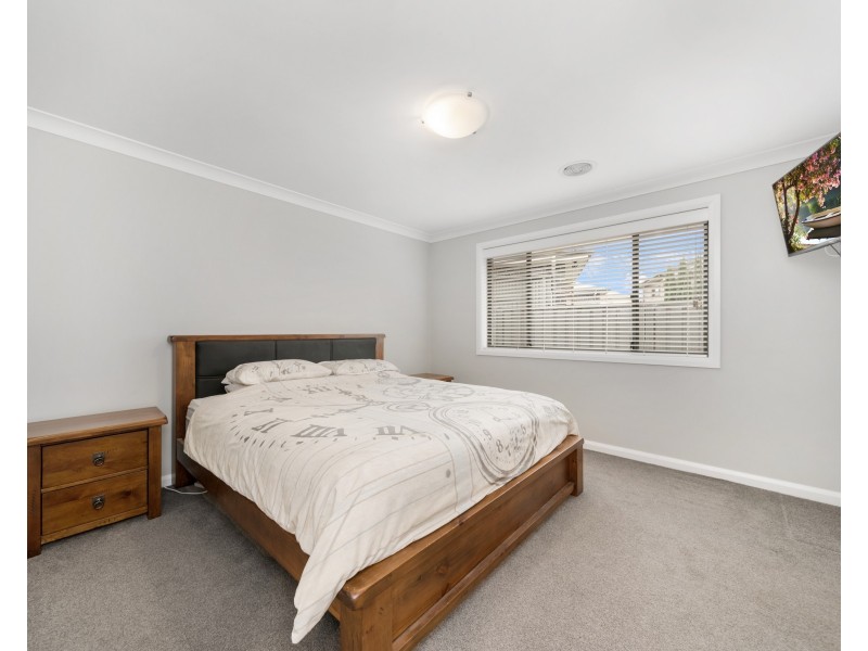 77 Mewburn Dr, Goulburn NSW 2580