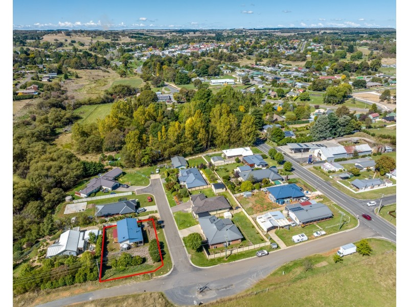 2 Corcoran Pl, Crookwell NSW 2583