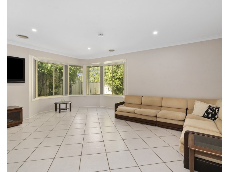 8 Willow Grove Pl, Goulburn NSW 2580
