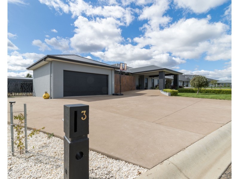3 Little Close, Goulburn NSW 2580