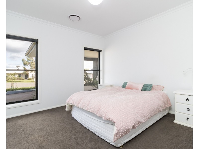 3 Little Close, Goulburn NSW 2580