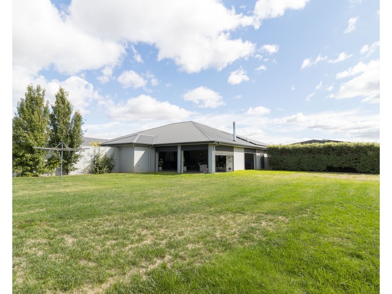 3 Little Close, Goulburn NSW 2580
