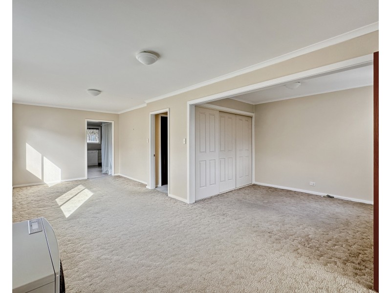 11 Tara Pl, Goulburn NSW 2580