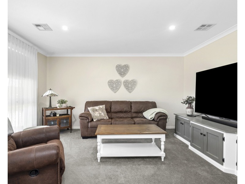 6 Liguori Place, Goulburn NSW 2580