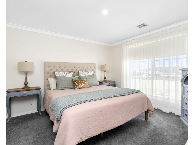 6 Liguori Place, Goulburn NSW 2580