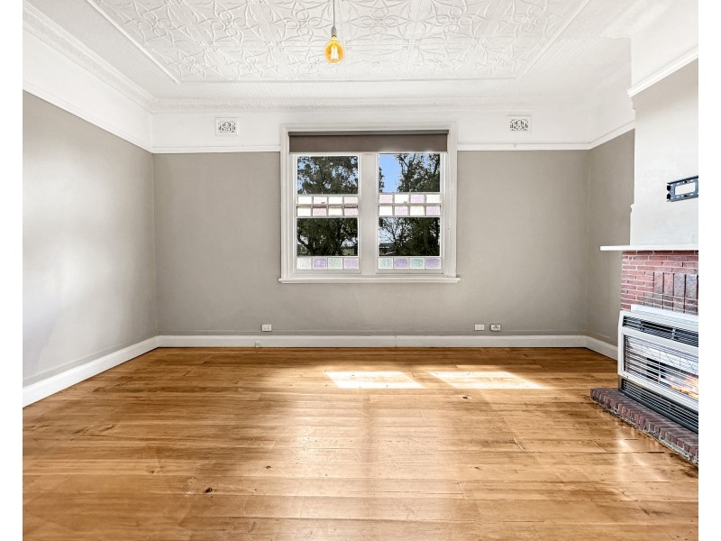 26 Glebe Avenue, Goulburn NSW 2580