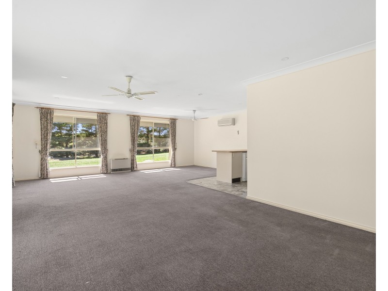 54 Tall Timbers Dr, Goulburn NSW 2580