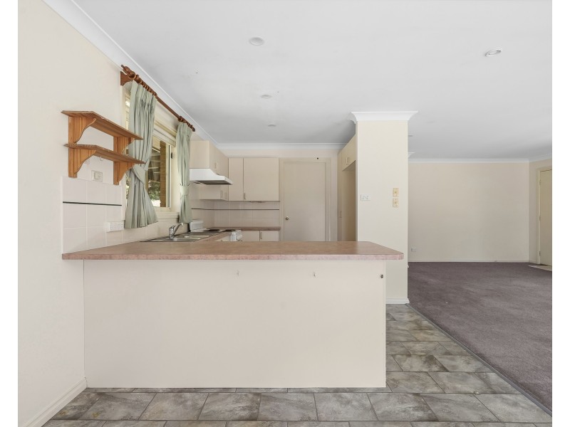 54 Tall Timbers Dr, Goulburn NSW 2580