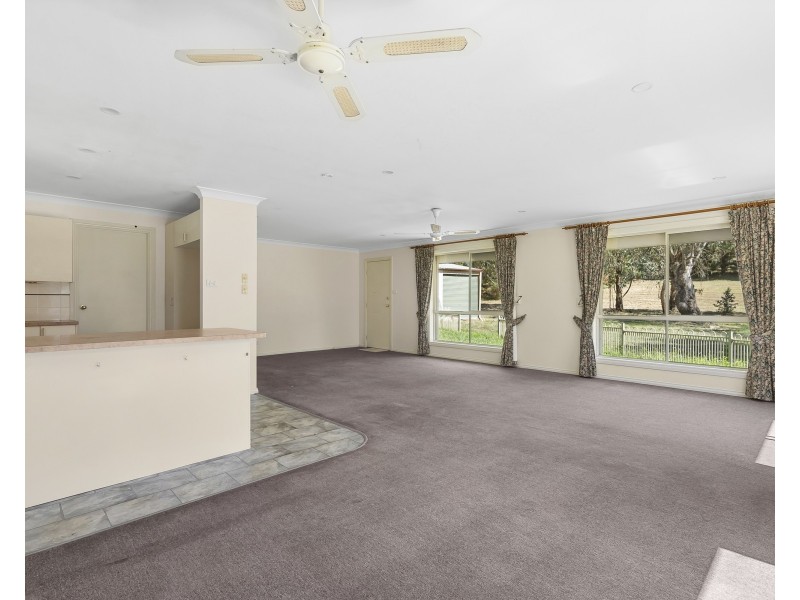 54 Tall Timbers Dr, Goulburn NSW 2580