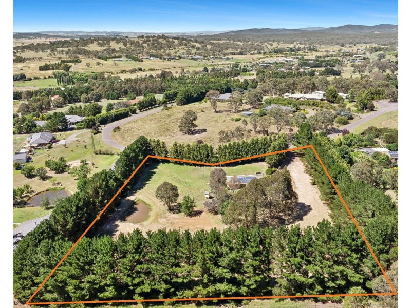 54 Tall Timbers Dr, Goulburn NSW 2580