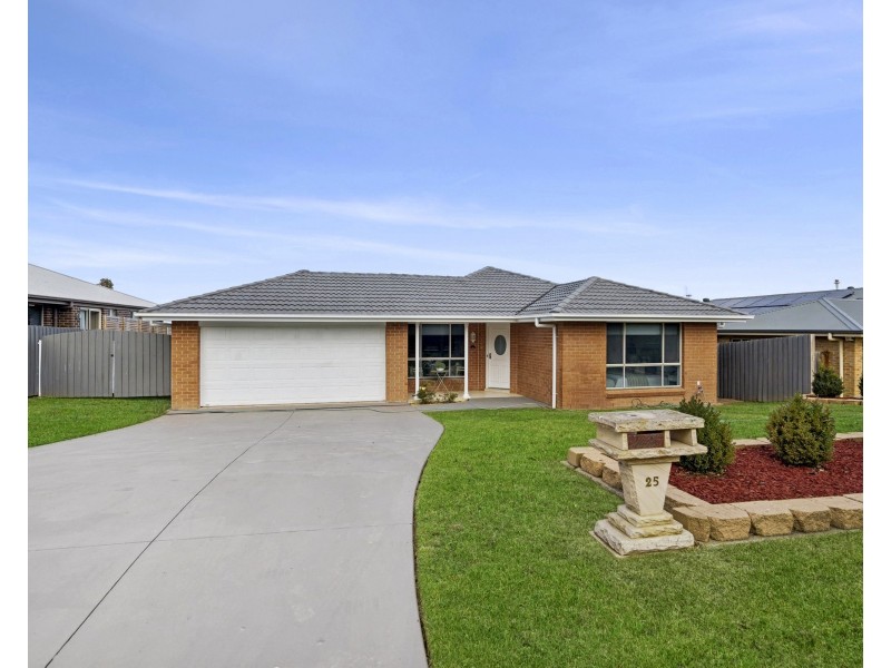 25 Monastery Dr, Goulburn NSW 2580