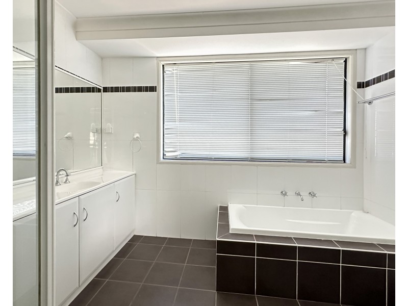 27 St Aubyn Rd, Goulburn NSW 2580