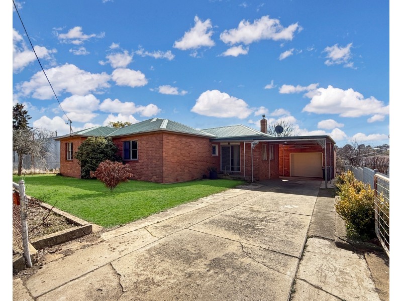 27 Brooklands Street, Crookwell NSW 2583