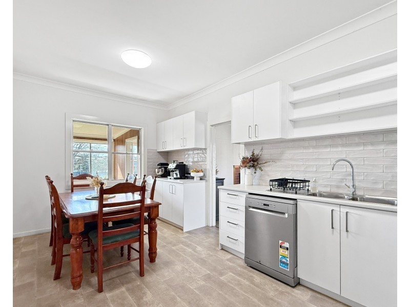 27 Brooklands Street, Crookwell NSW 2583