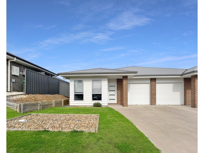 12B Mcgrath Pl, Goulburn NSW 2580