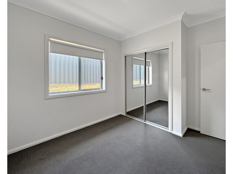 12B Mcgrath Pl, Goulburn NSW 2580