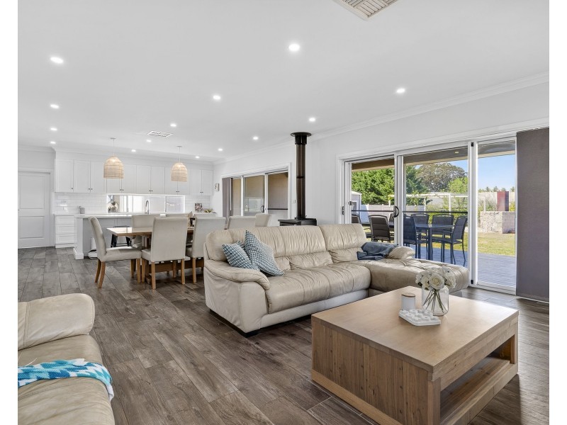 4 Little Cl, Goulburn NSW 2580