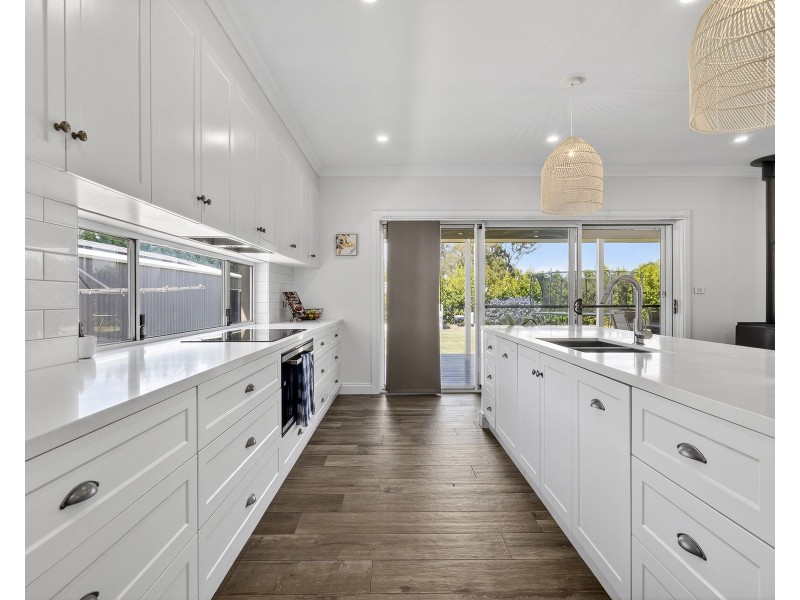 4 Little Cl, Goulburn NSW 2580