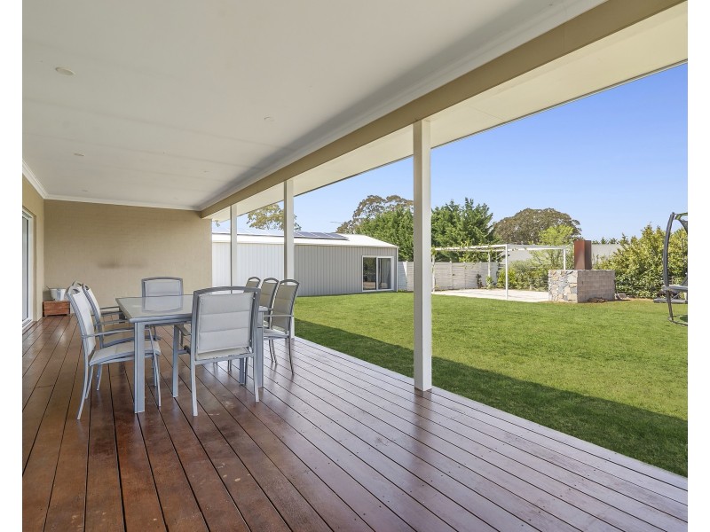 4 Little Cl, Goulburn NSW 2580