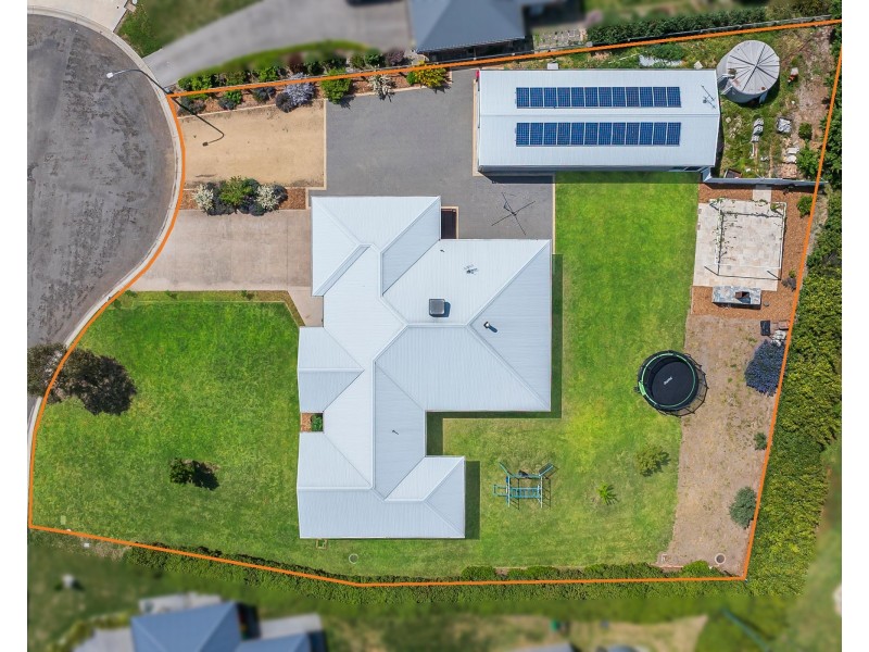 4 Little Cl, Goulburn NSW 2580